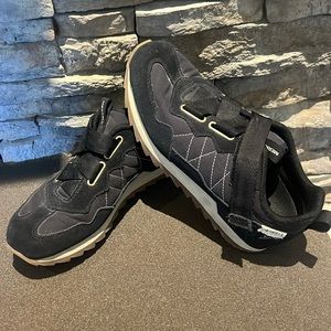 Merrell sneakers. Velcro strap. Black
